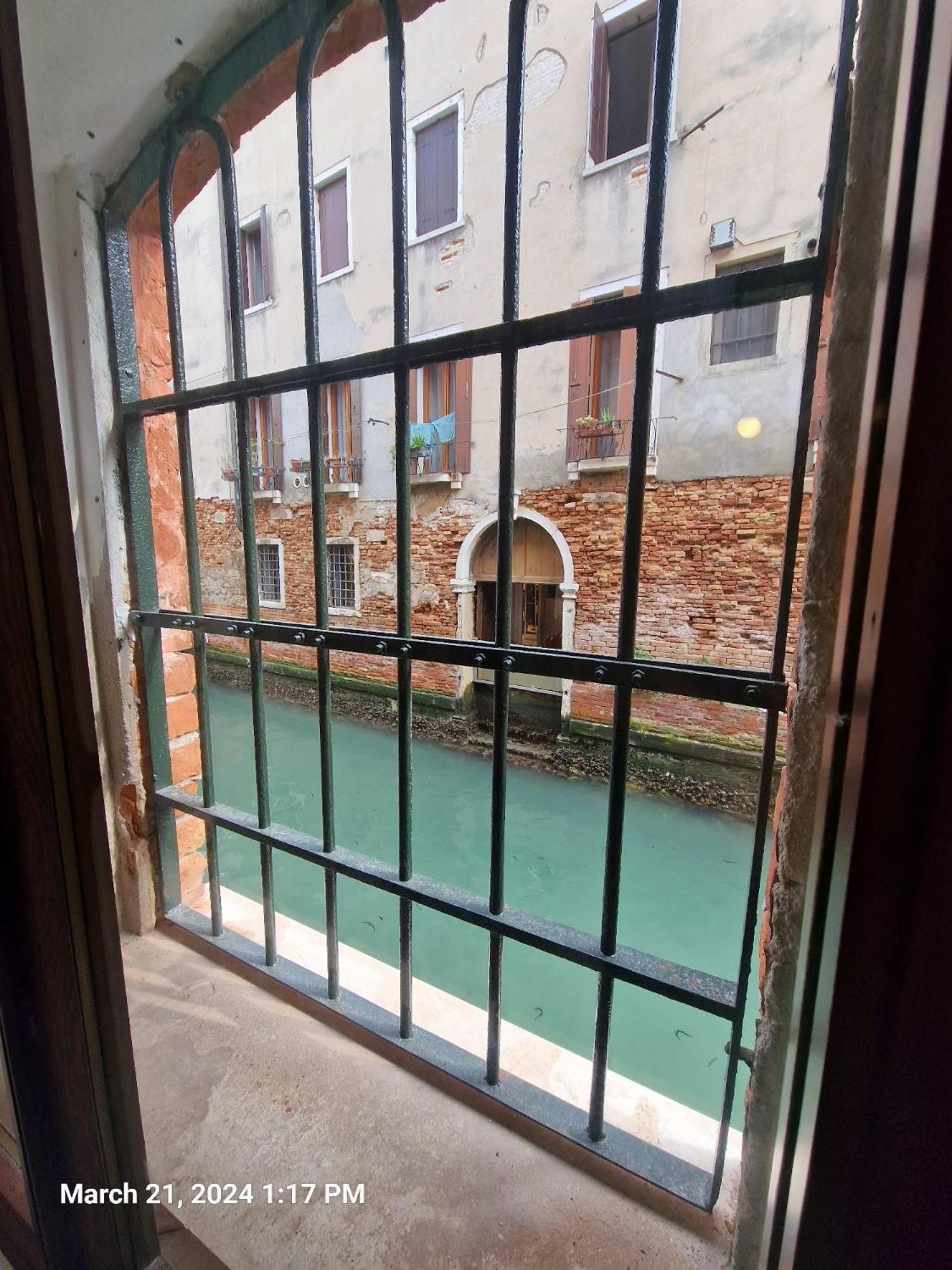 Venice Canal Apartment *