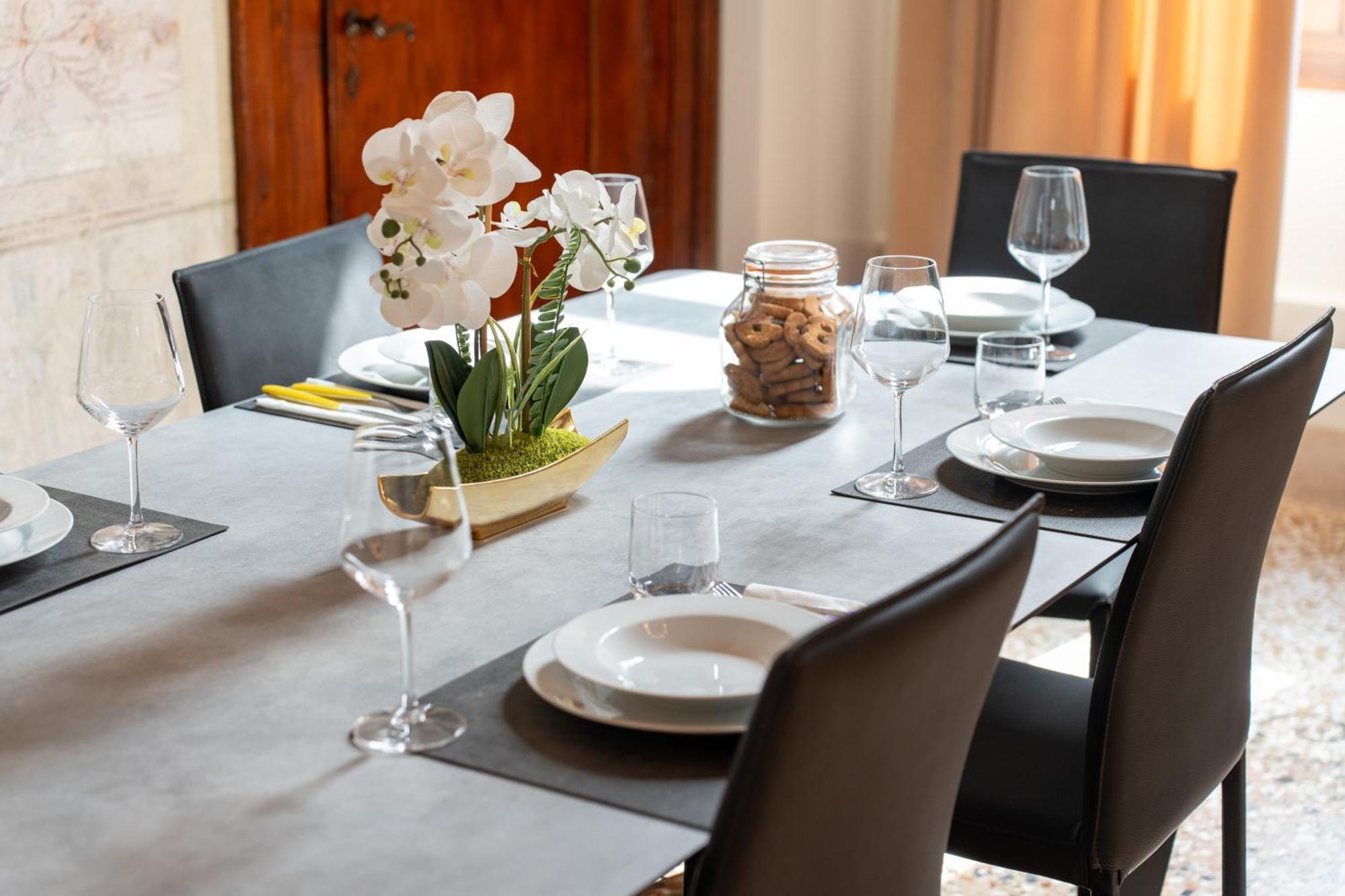 Palazzo Raspi - Private Gym And Canal View Apartment Venice