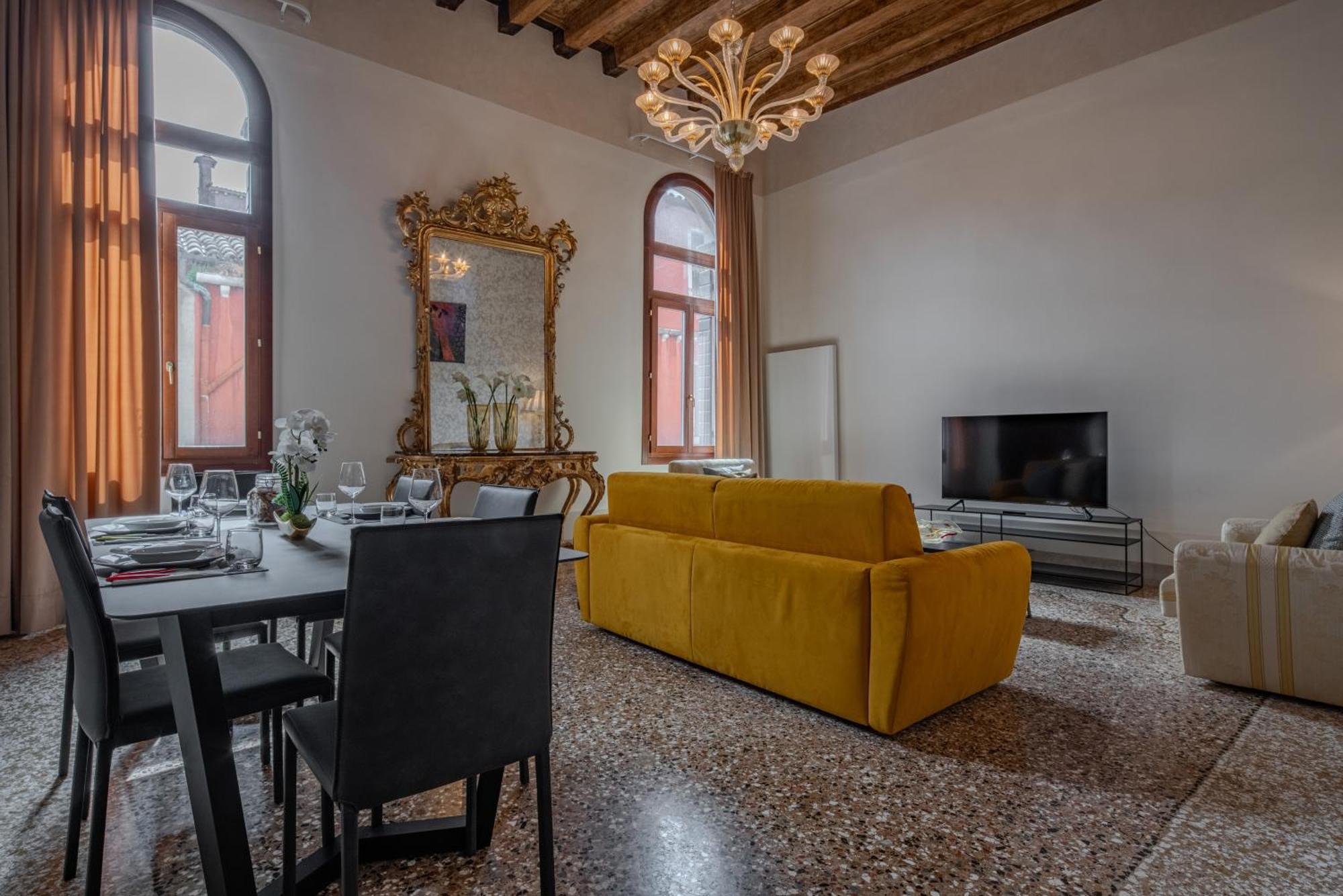 Palazzo Raspi - Private Gym And Canal View