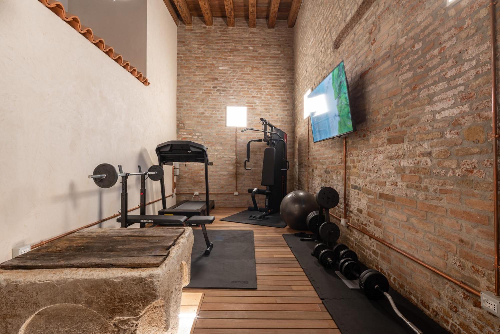 Palazzo Raspi - Private Gym And Canal View