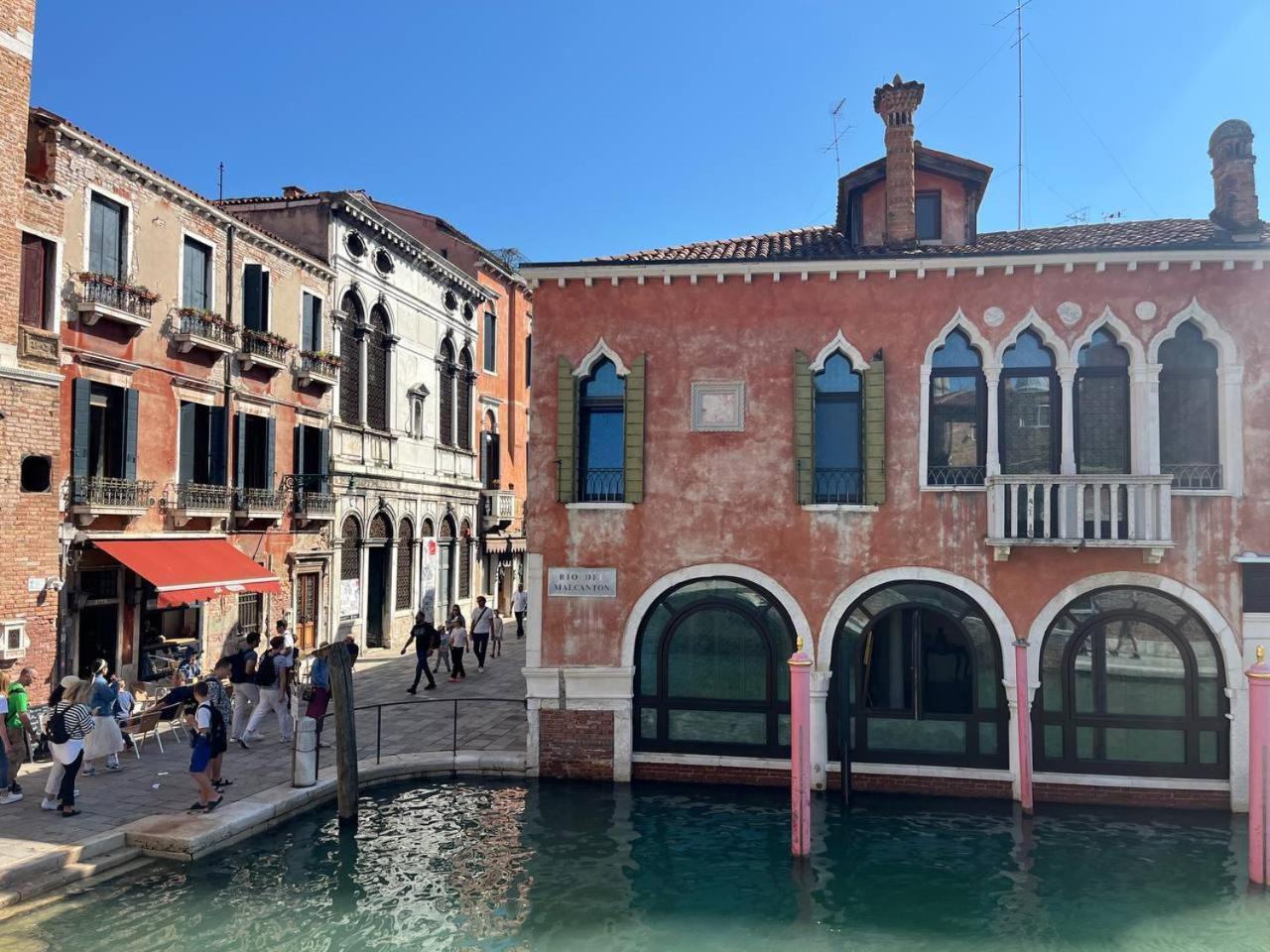Ca'dei Nonni Canal View Apartment *