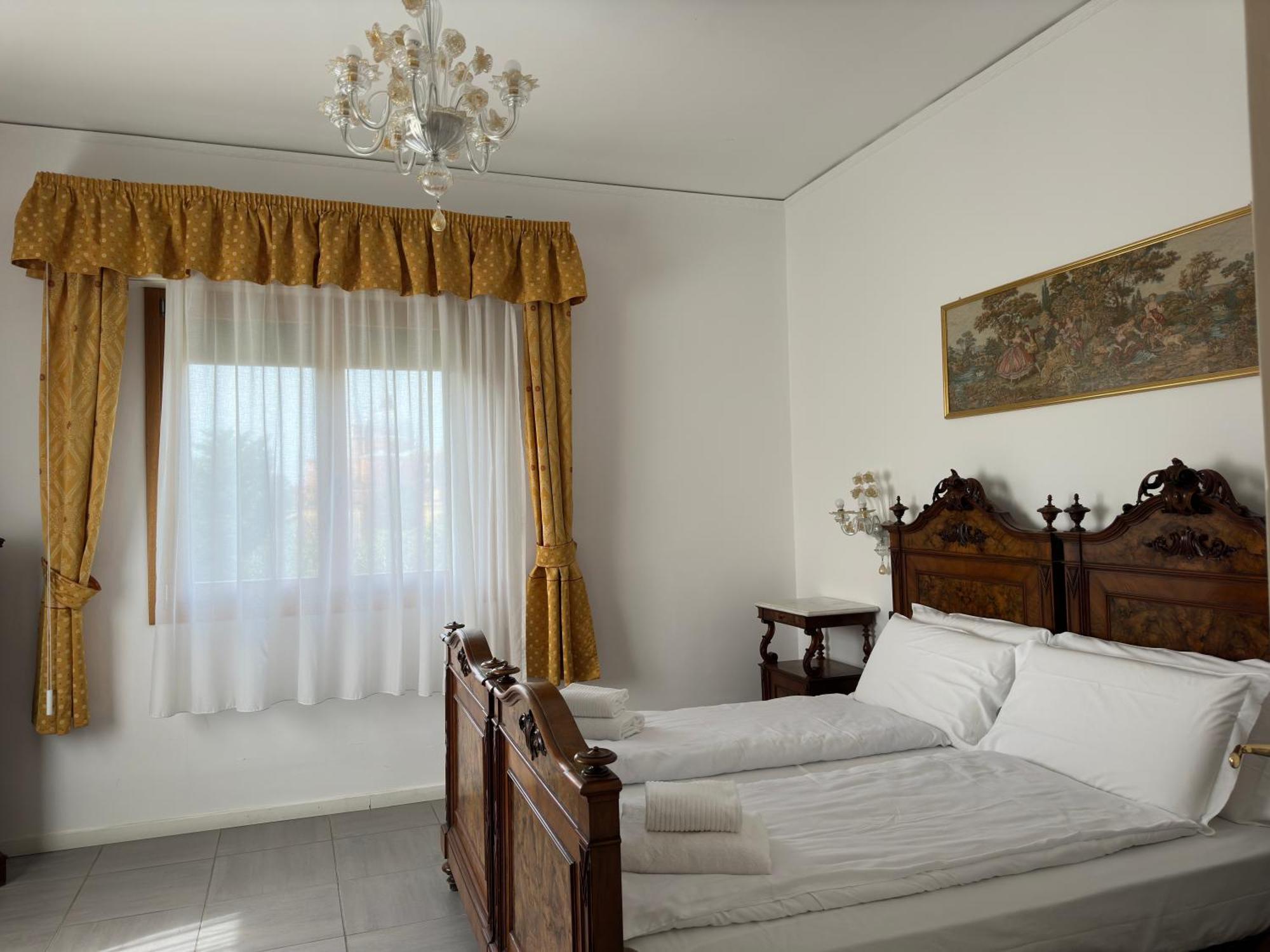Apartment Venetian Mood: Secret Garden