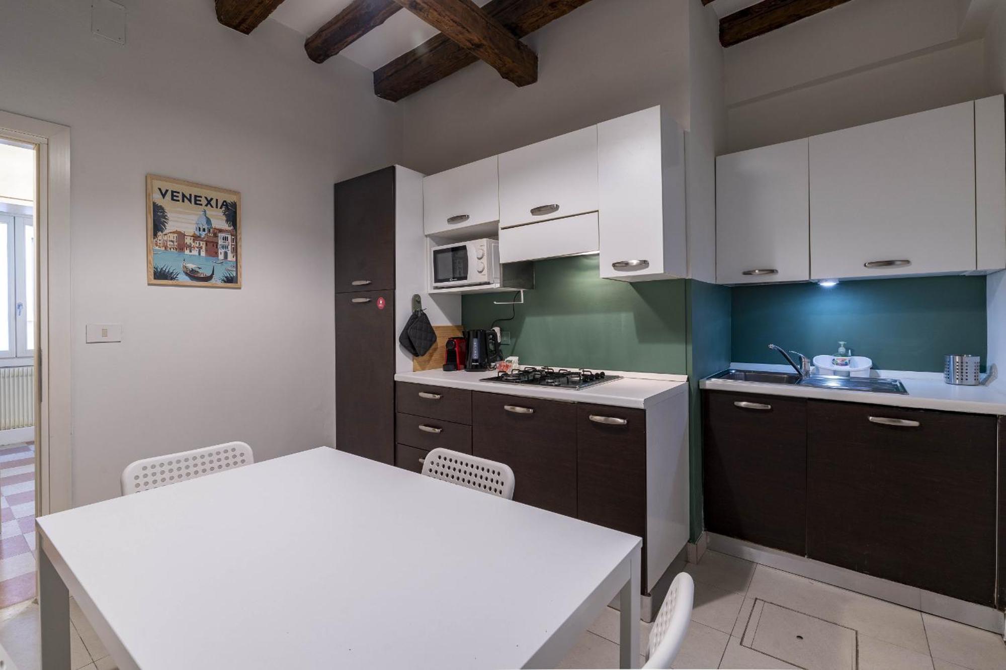 Apartment Santa Lucia Canal View By Wonderful Italy