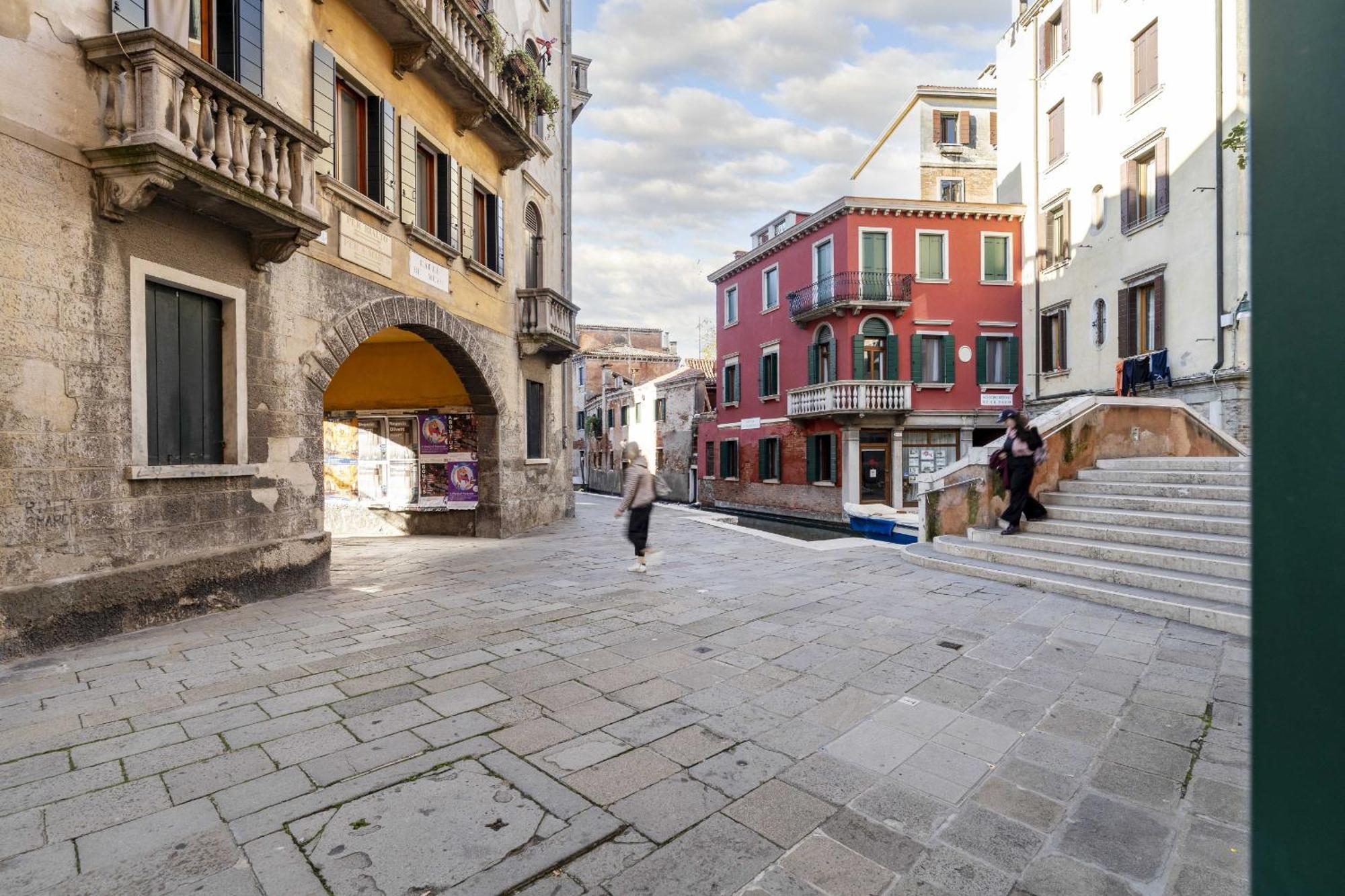 Apartment Santa Lucia Canal View By Wonderful Italy Venice