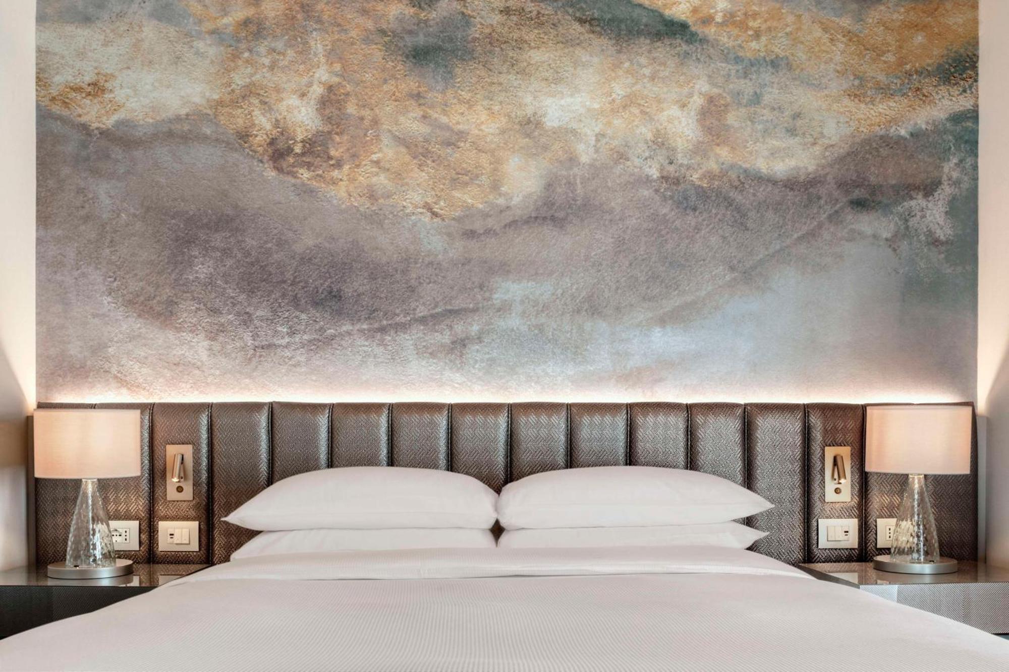 Hilton Molino Stucky 5*