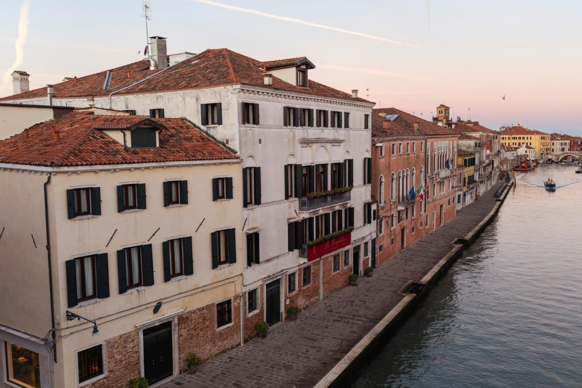 Ca' Bonfadini Historic Experience Hotel