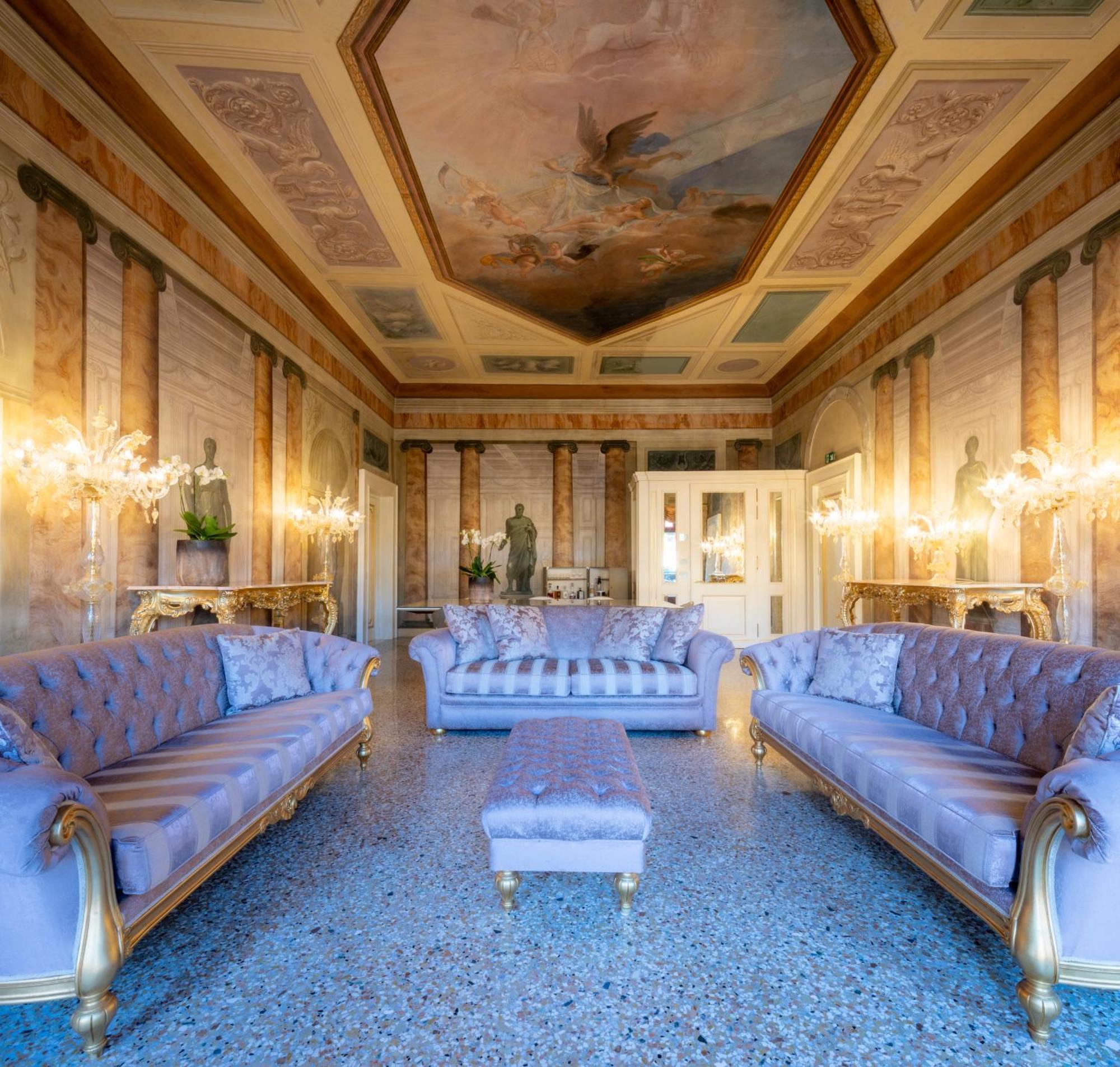 Ca' Bonfadini Historic Experience Hotel 5*