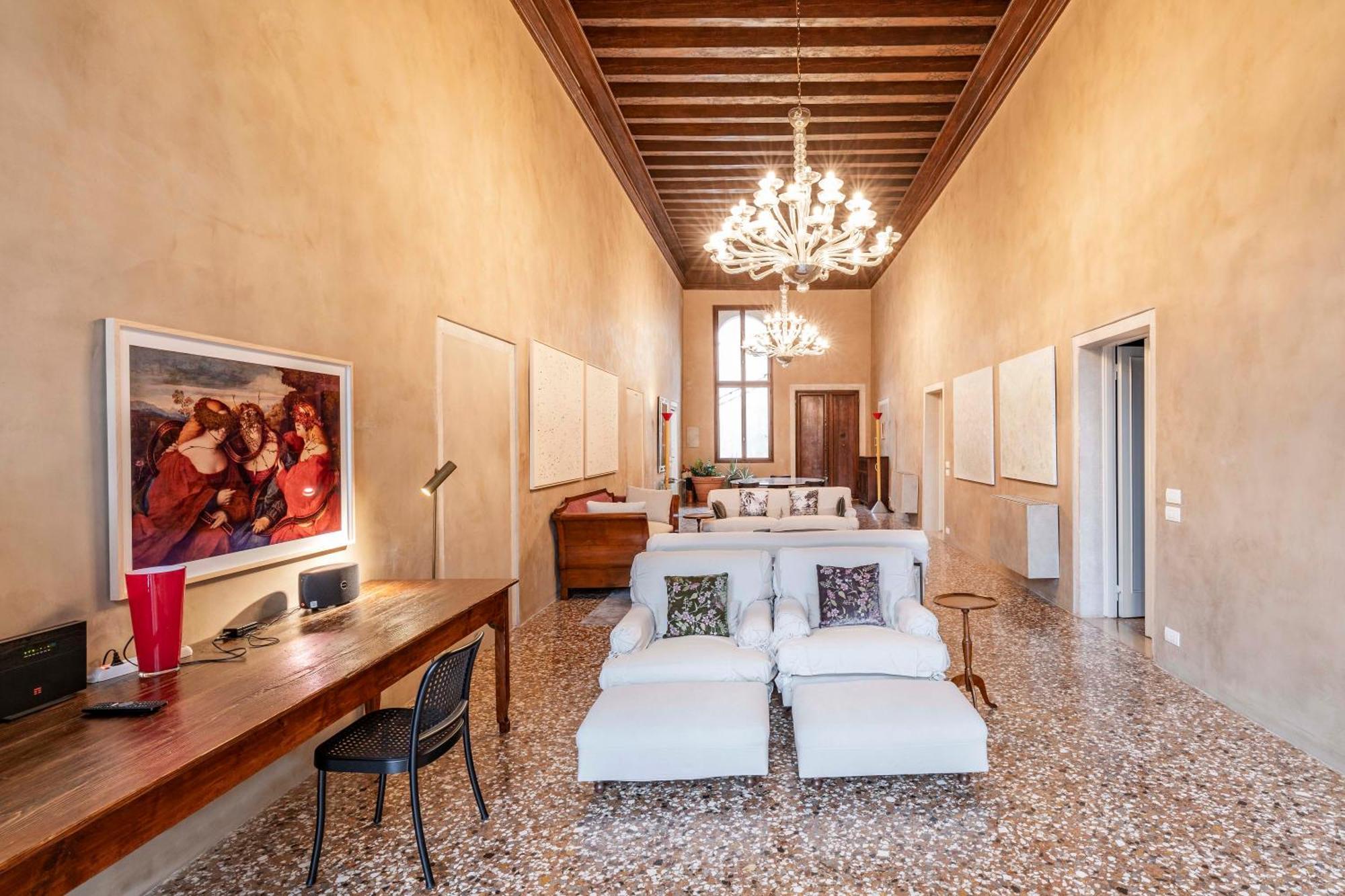 Portego Del Drapier Apartment