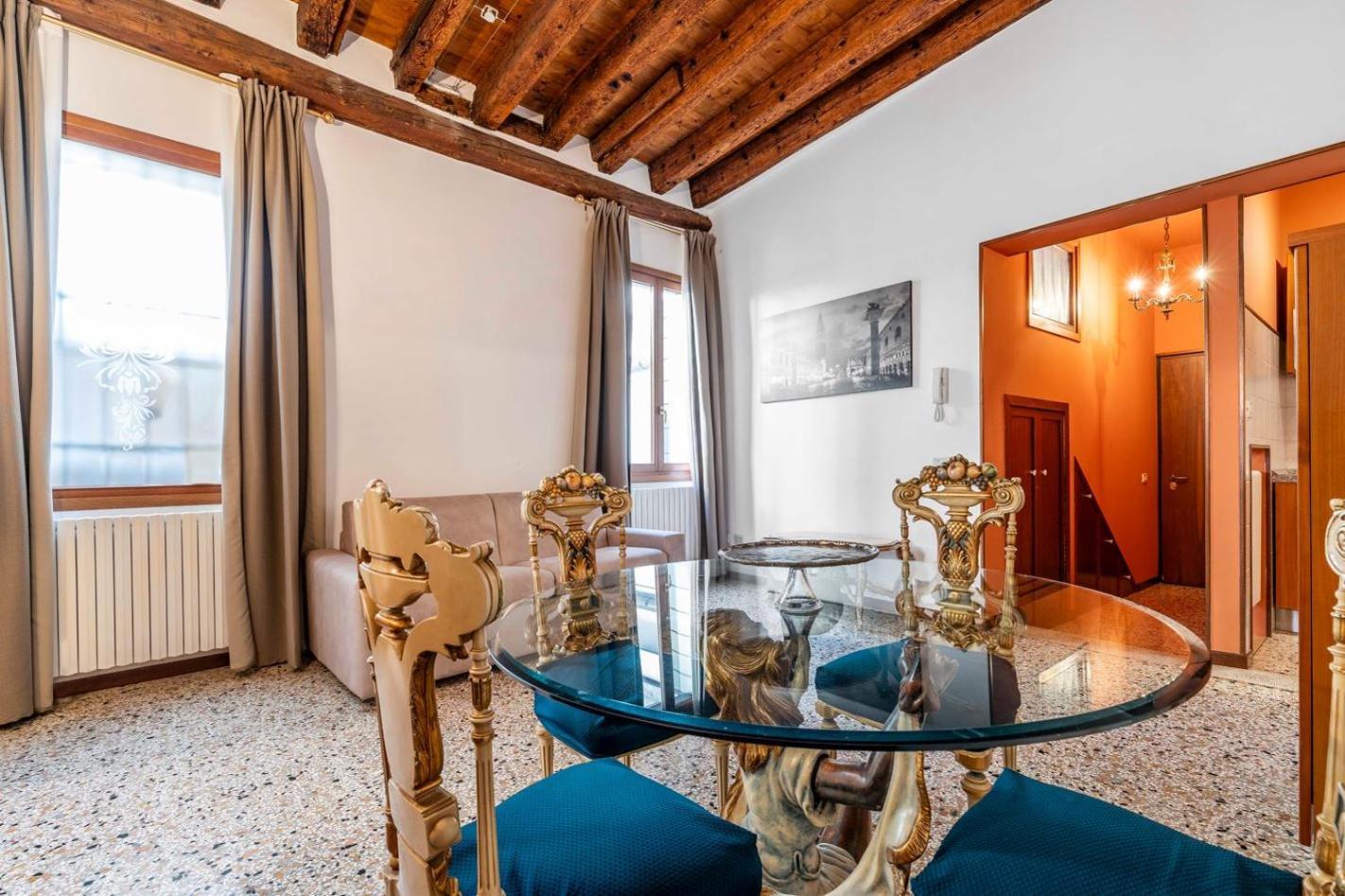 Apartment San Marco Canal View By Bricola