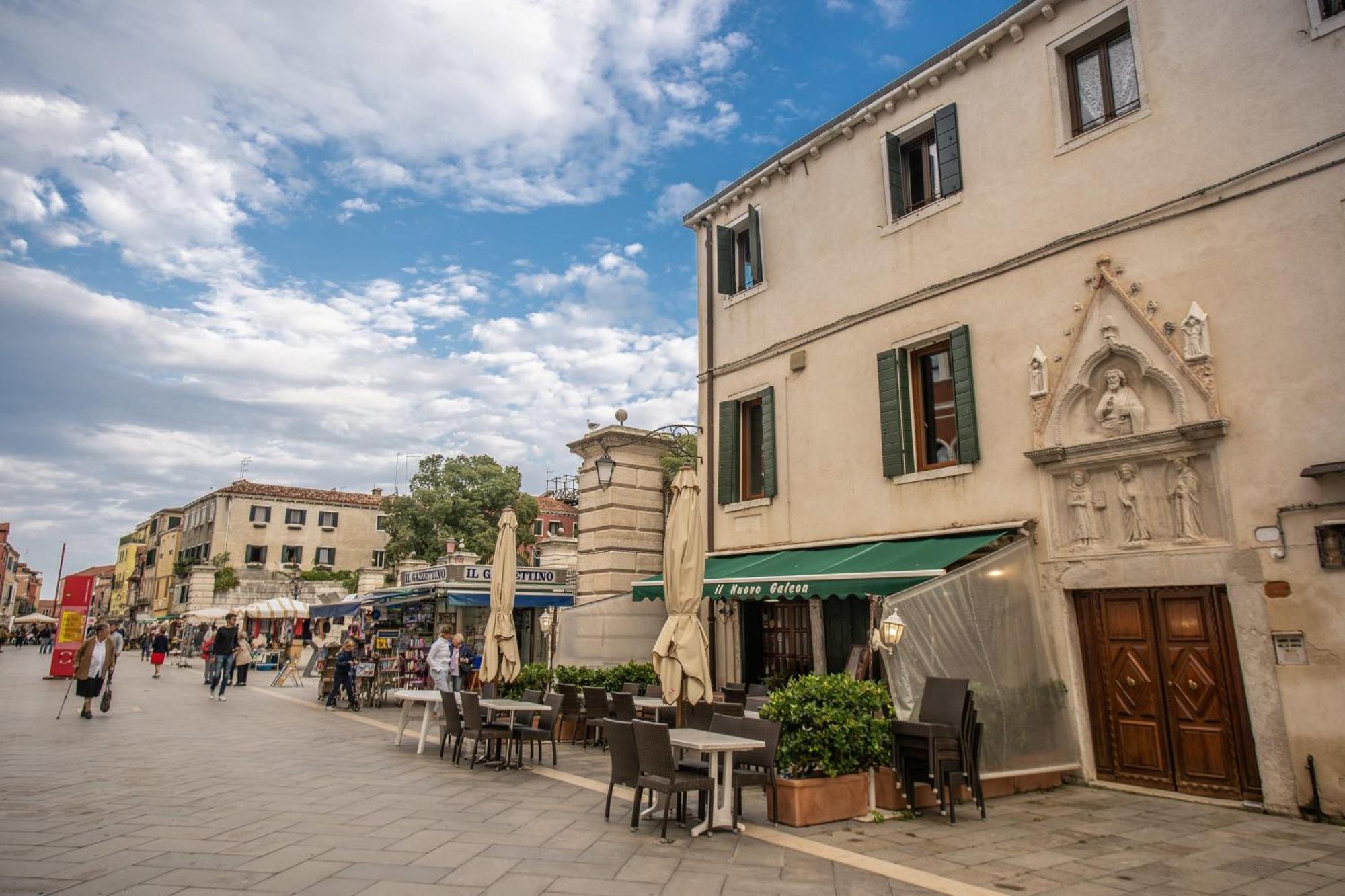 Stunning Venetian By Biennale Gardens *