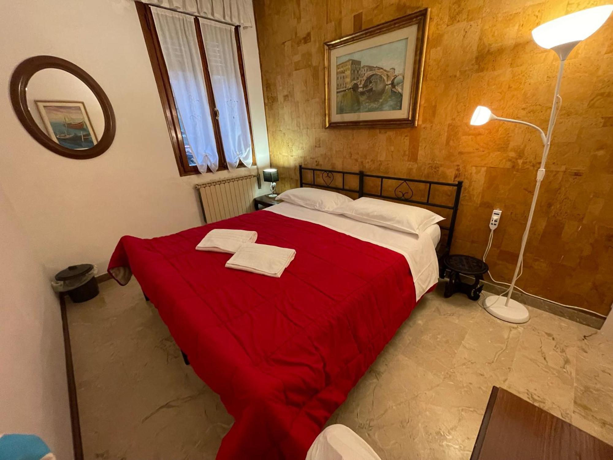 Love hotel Lovenice Center *