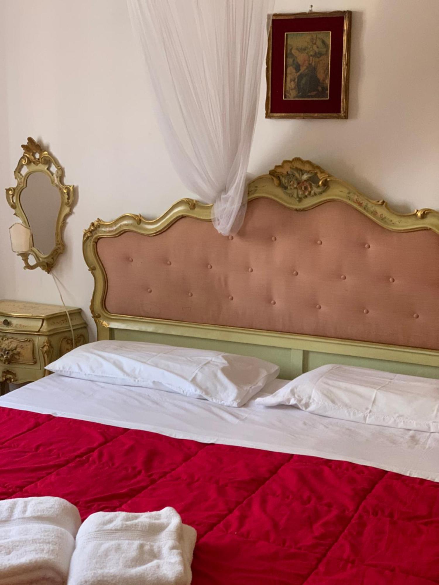 Love hotel Lovenice Center *