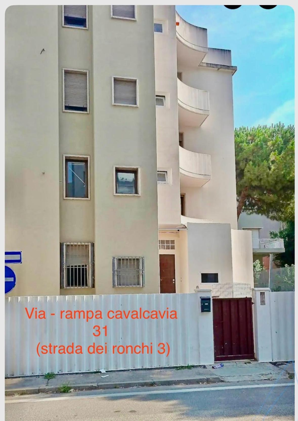 Venice Apartments Apartment