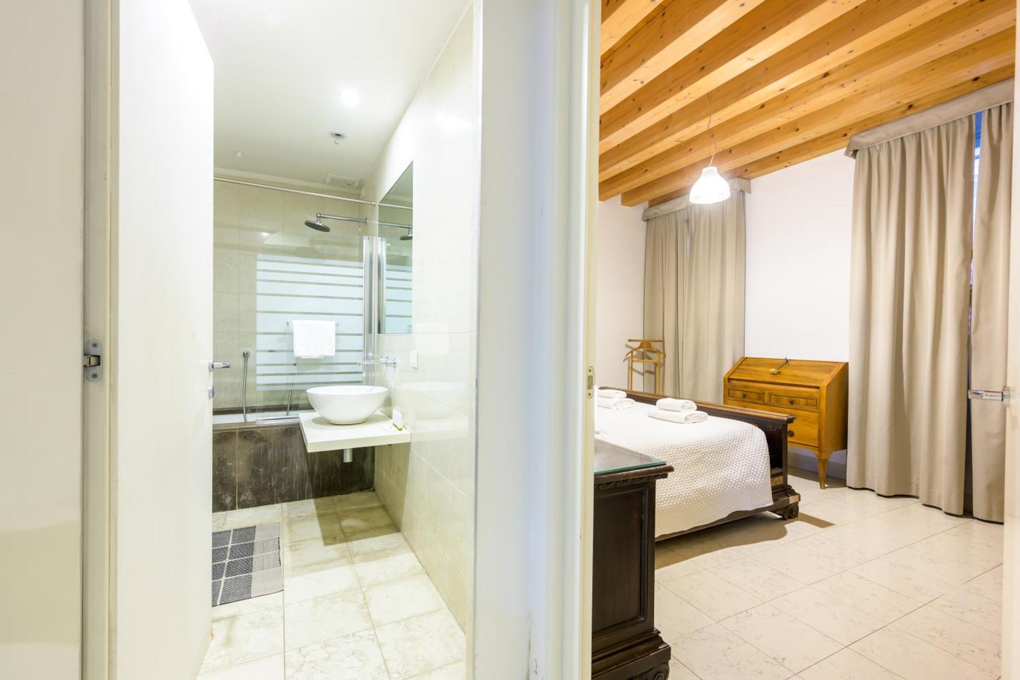 Modern Arch Apartment Venice