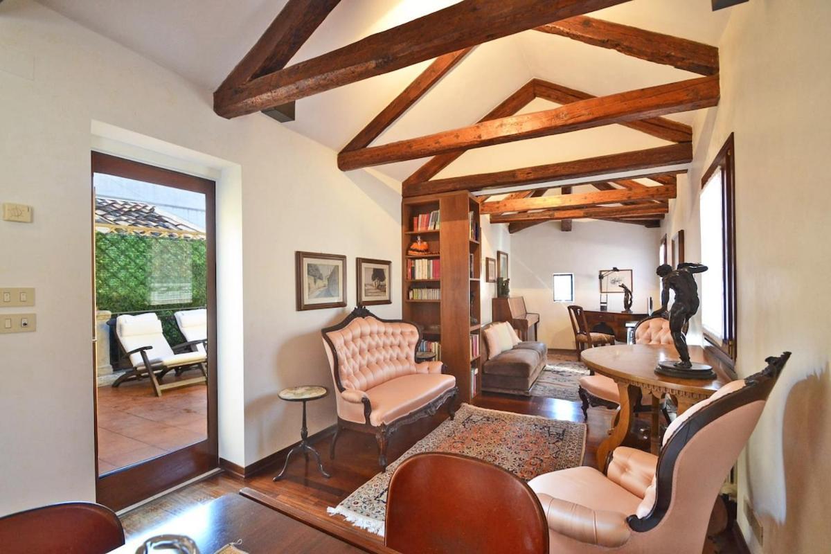 Attic Terrace San Square View Veneza