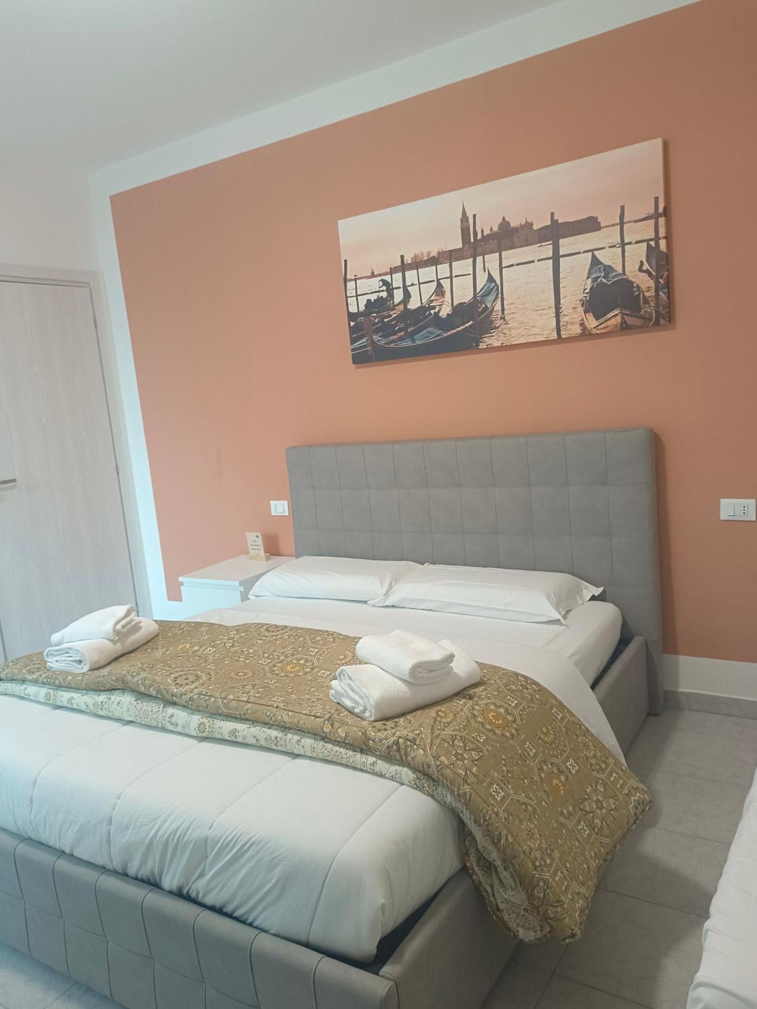 Venice Apartments * Venice