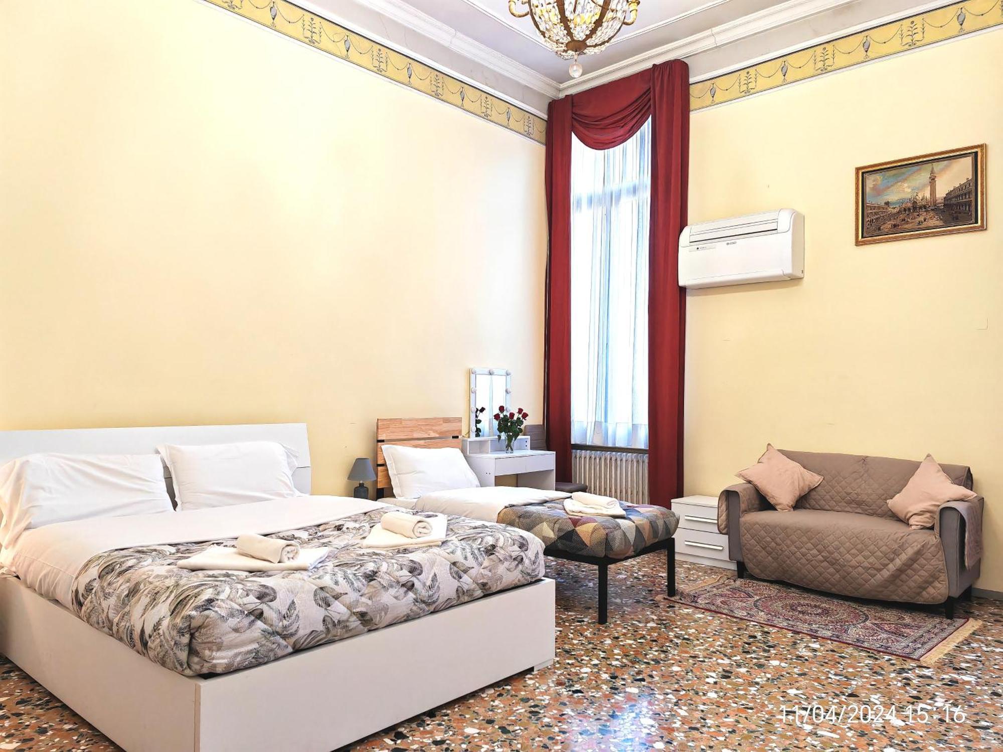 Tourist House * Venice