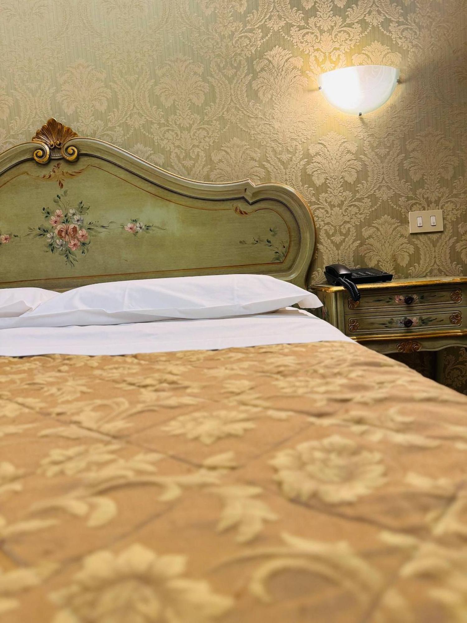 In Guest - Walter - Great * Venice