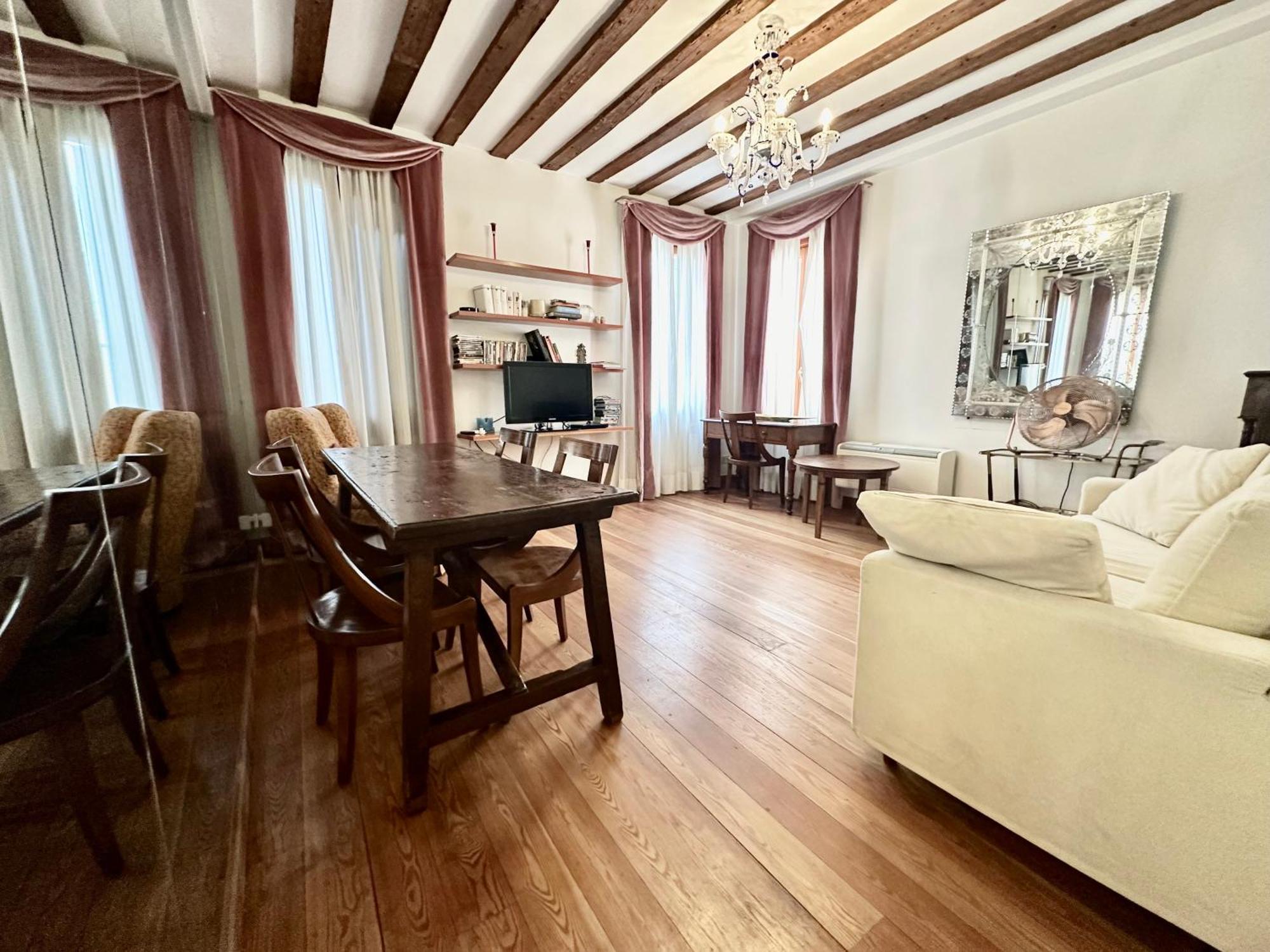 Giardini Apartment