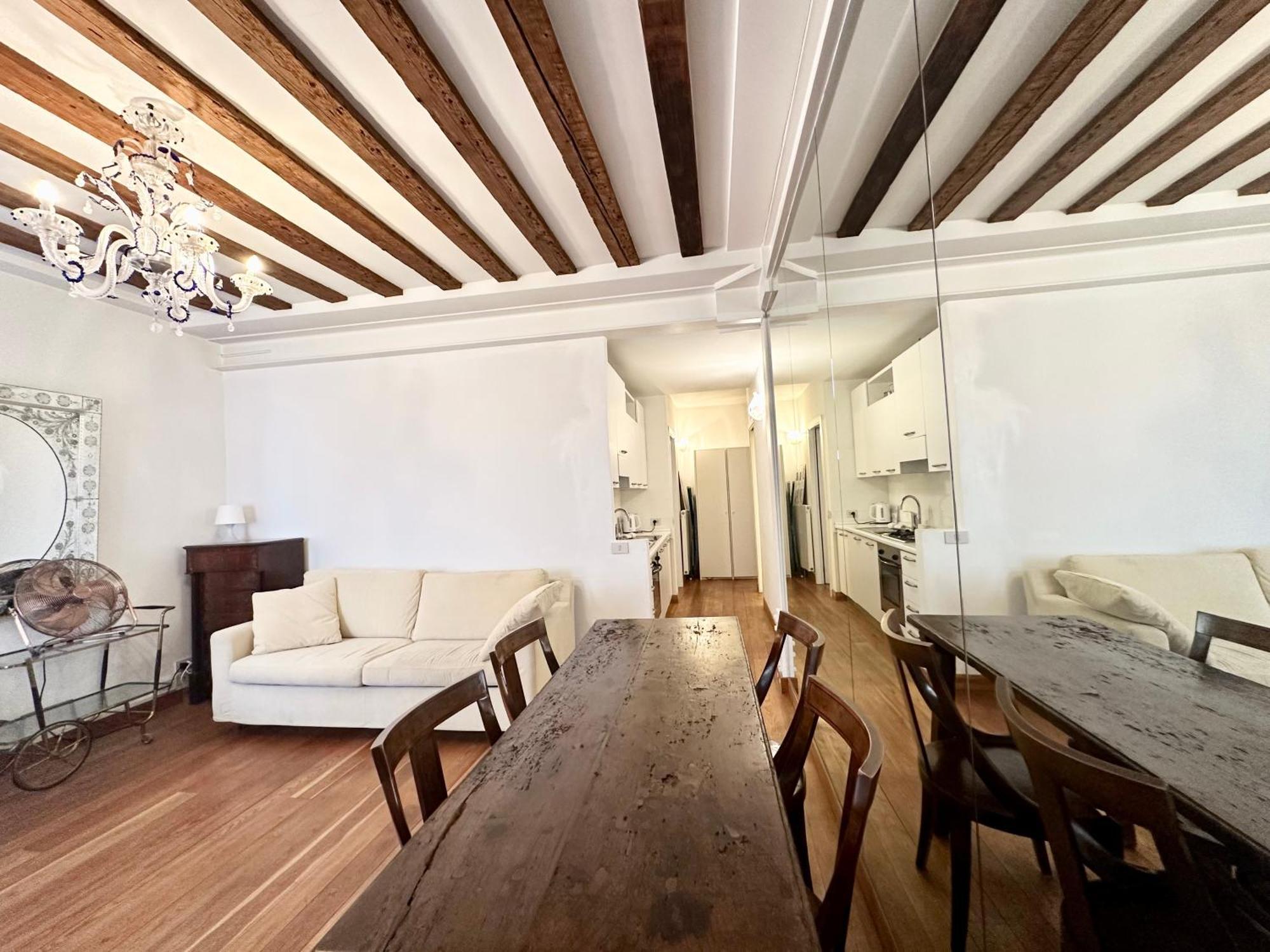 Giardini Apartment *