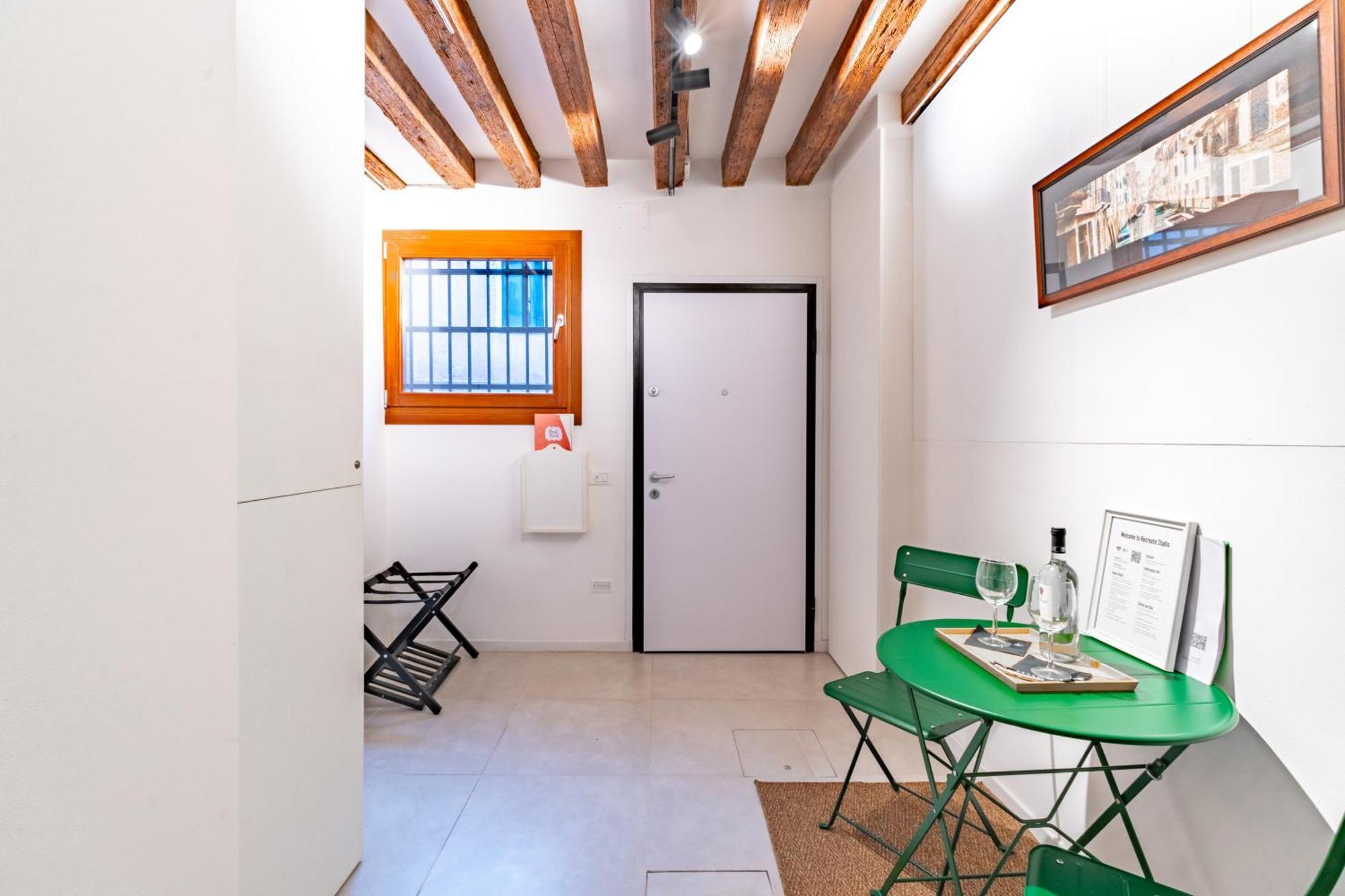 Apartment Recreate - Biennale *