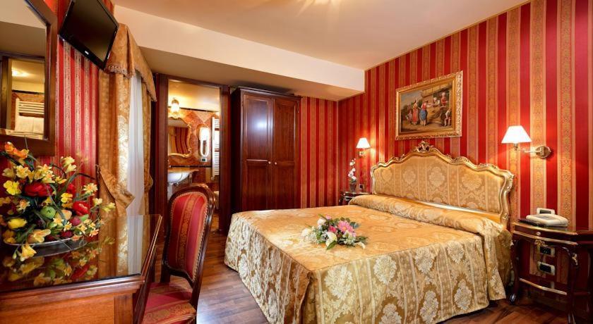 Guest house San Zulian P & Q & U Venice
