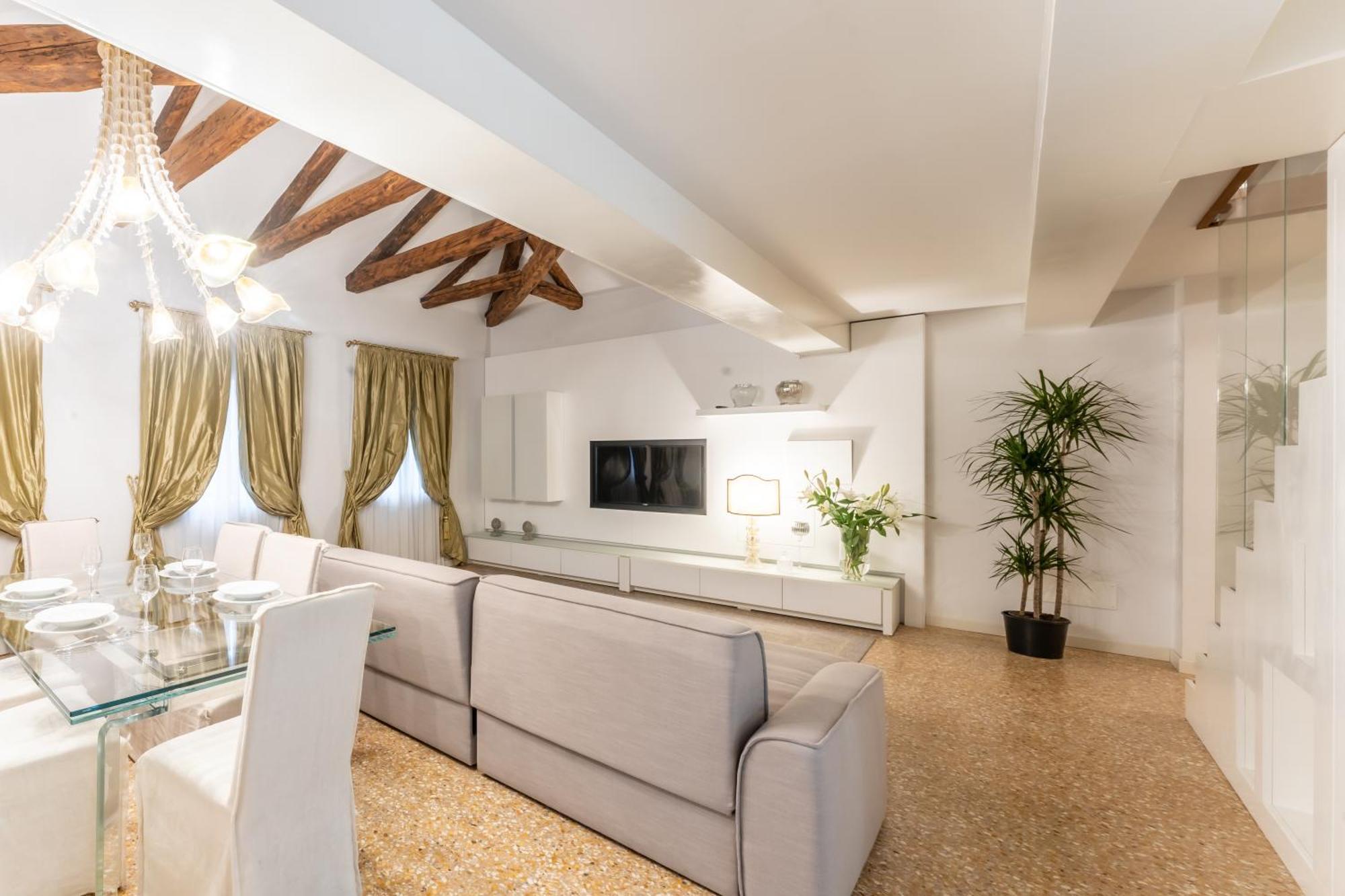 Apartment San Teodoro Palace - Luxury Apartments *
