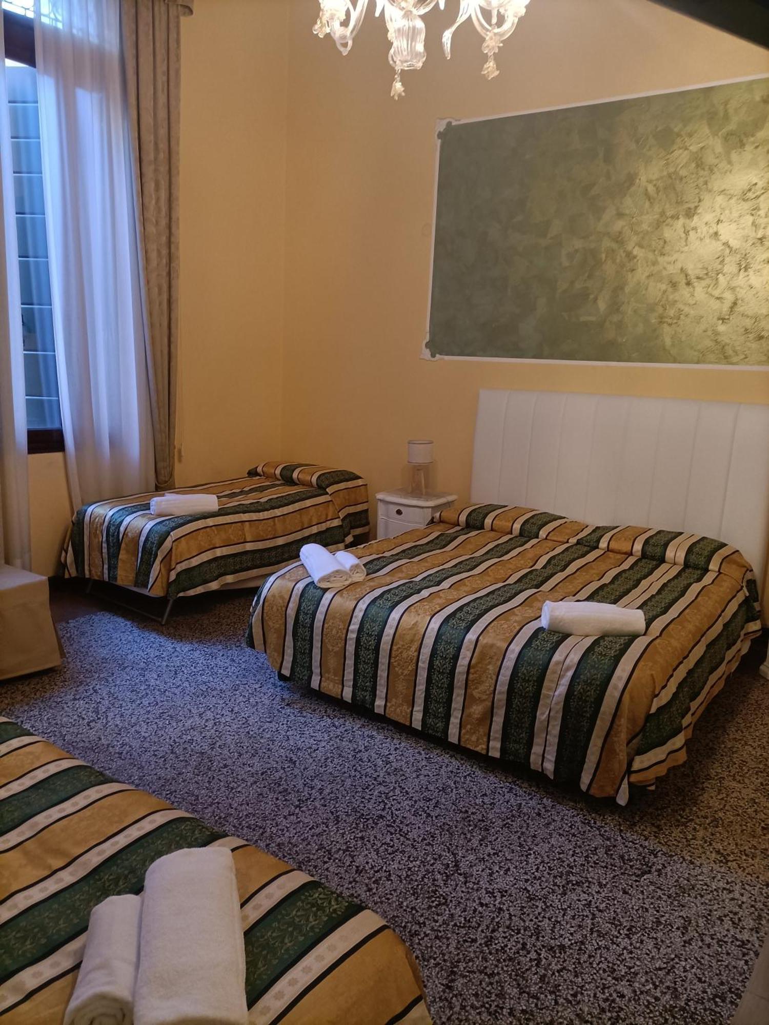 Palazzo Lion Morosini - Check In Presso Ai Santi Apostoli Venice