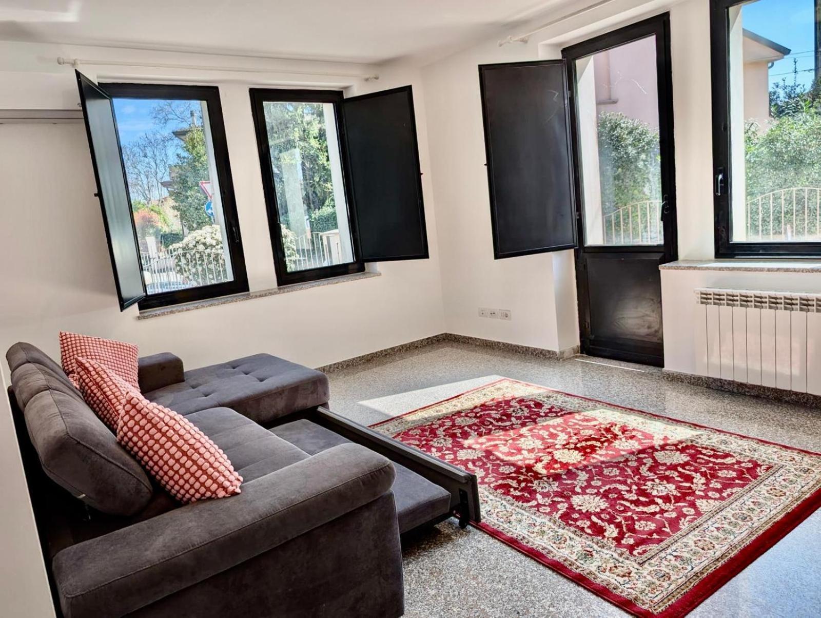 Luxury Apartment *
