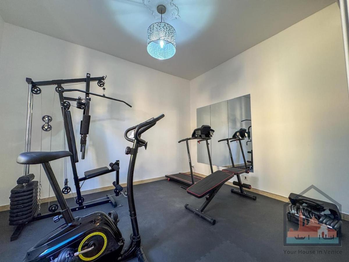 Accademia With Gym In Center