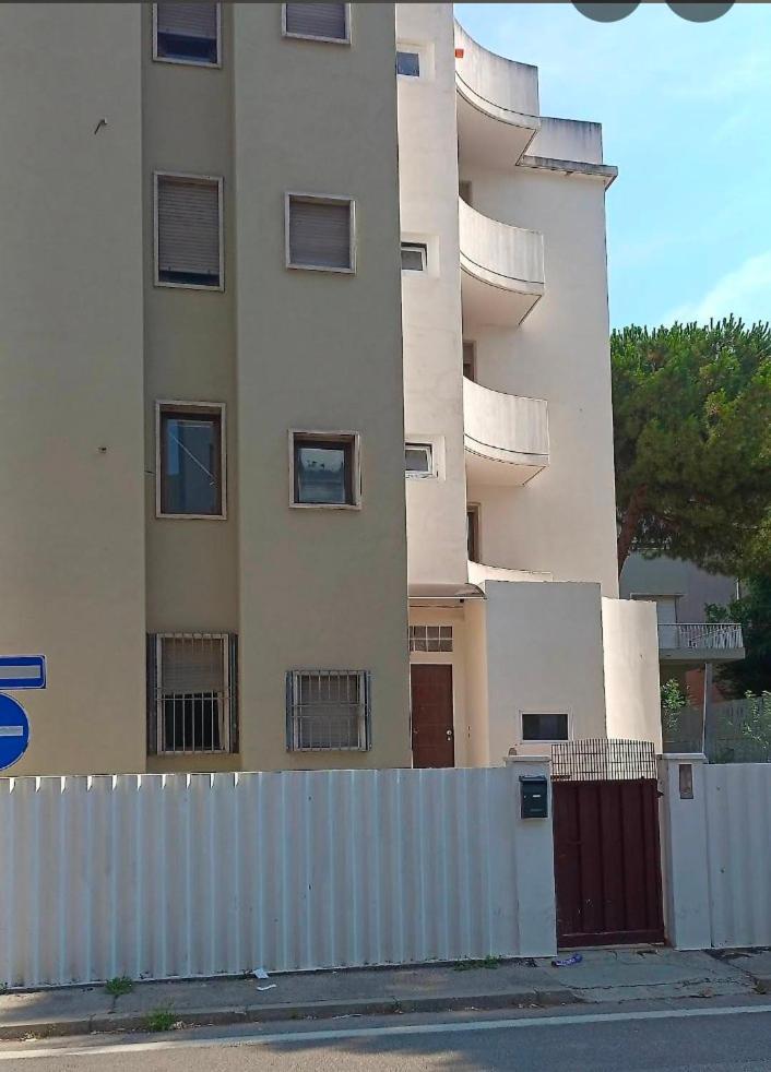 Venice Apartments *