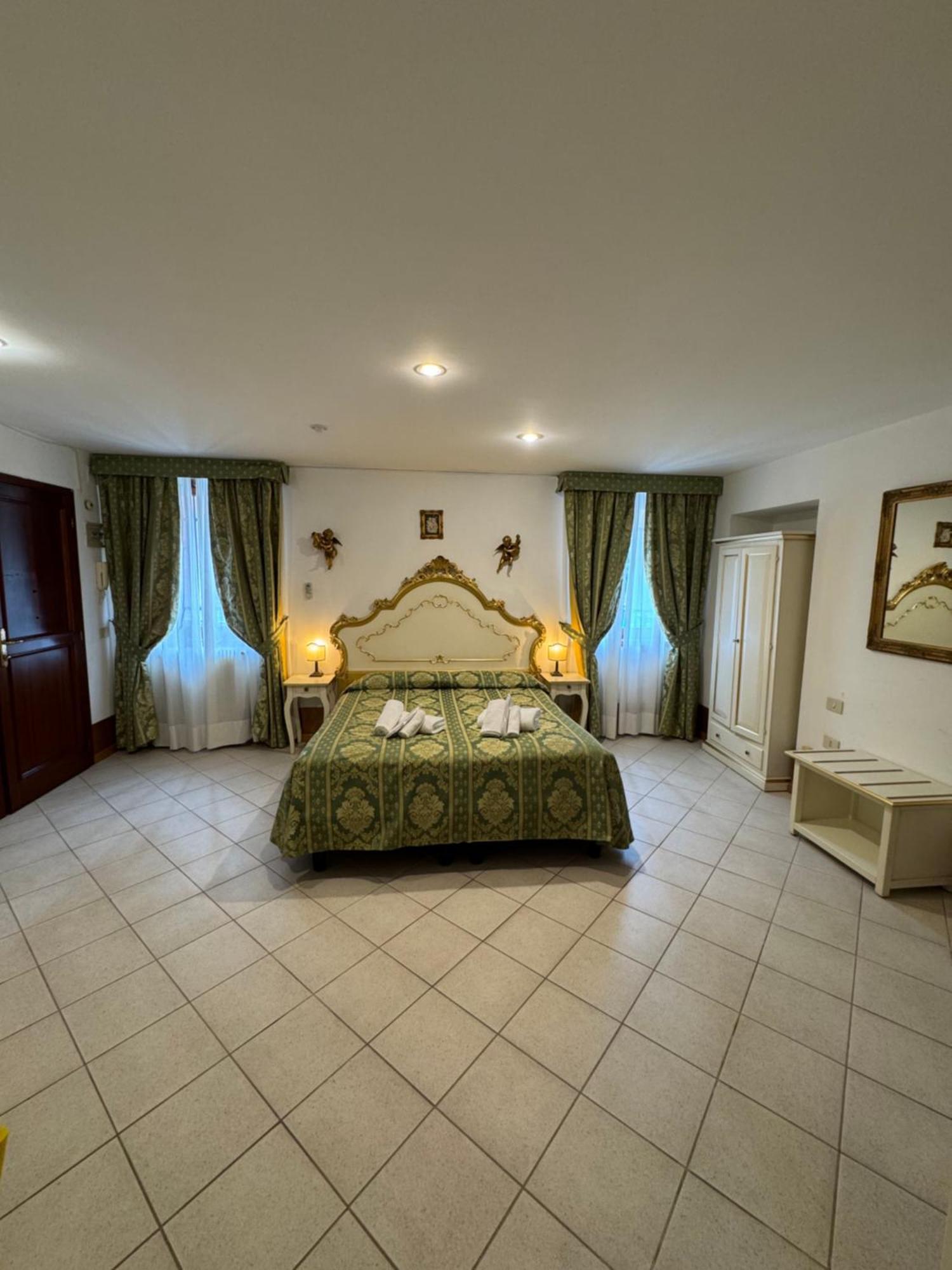 Ca' De Le Capuzine Guest house *