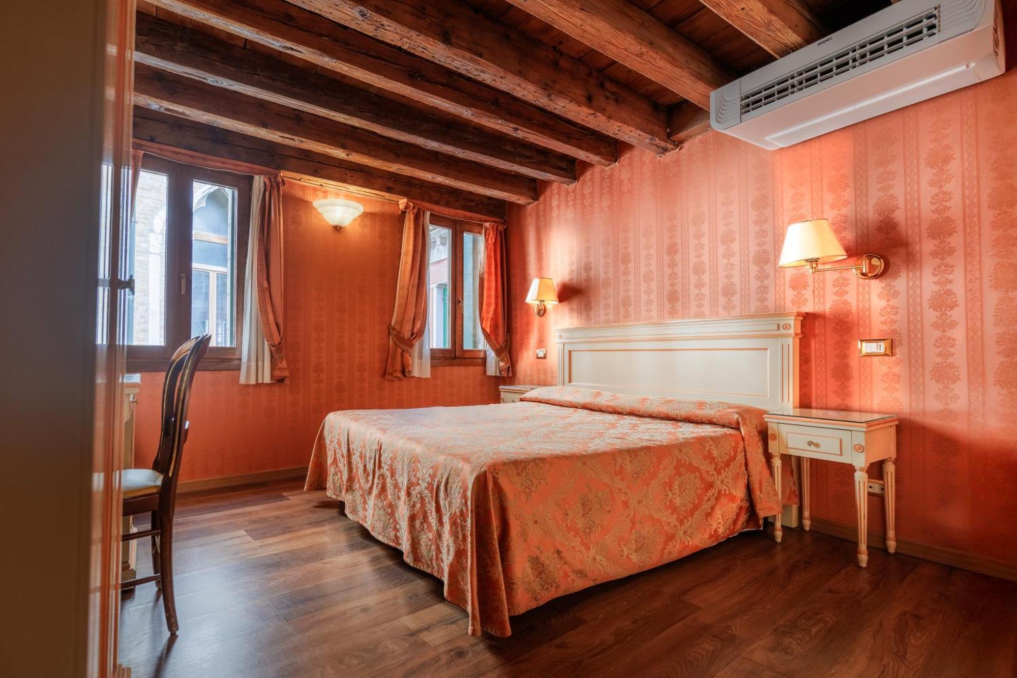 Bed & Breakfast Lanterna Di Marco Polo 3*