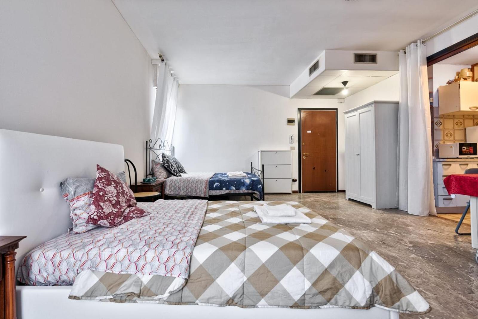 Apartment In Center