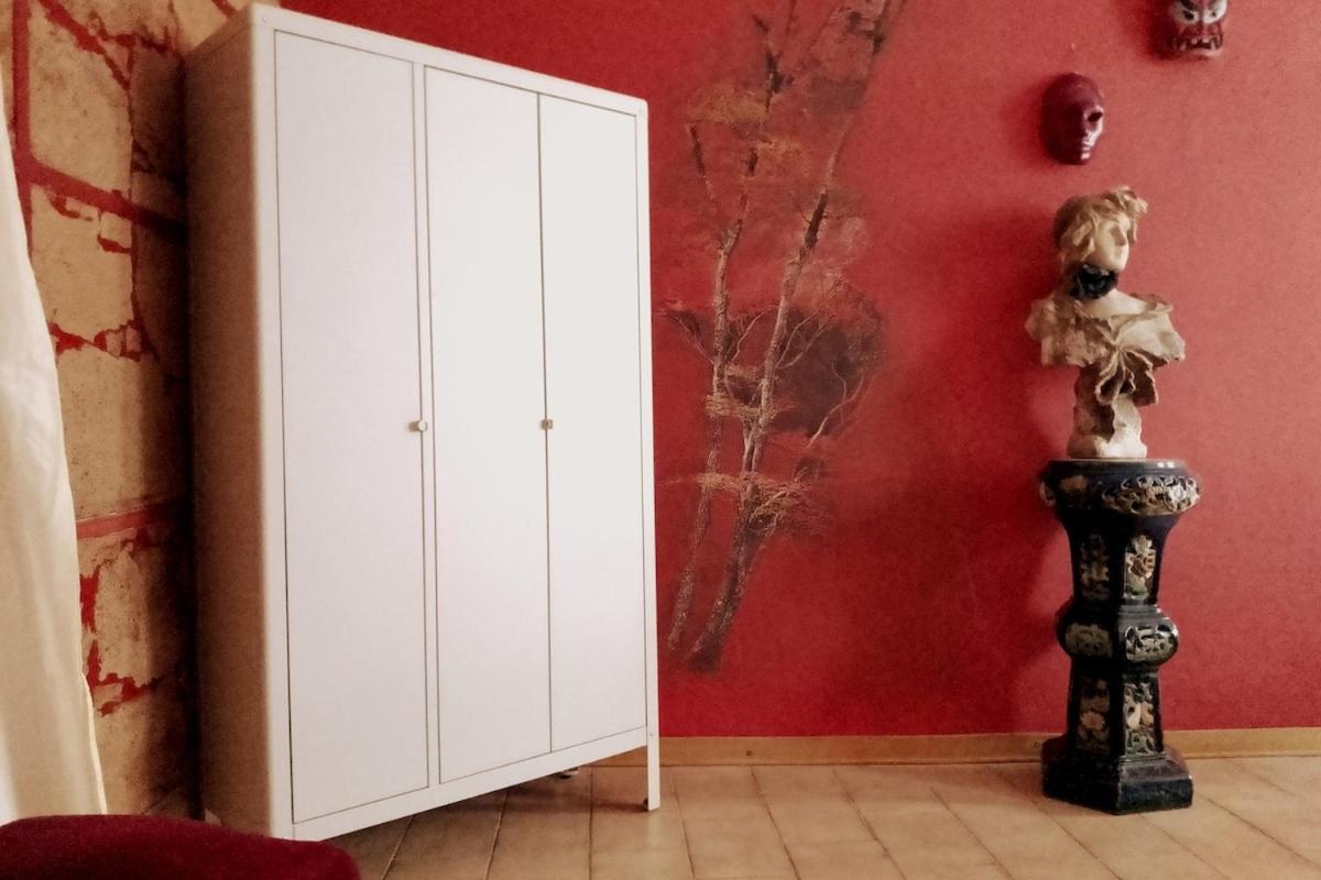 Spacious Artist's On Canal In Center - 100 Square Meters *
