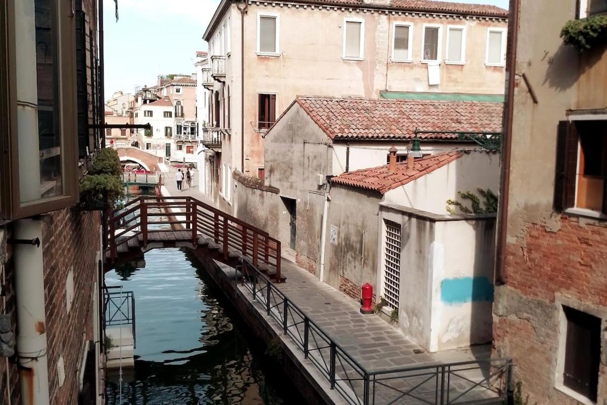 Spacious Artist's On Canal In Center - 100 Square Meters Venice