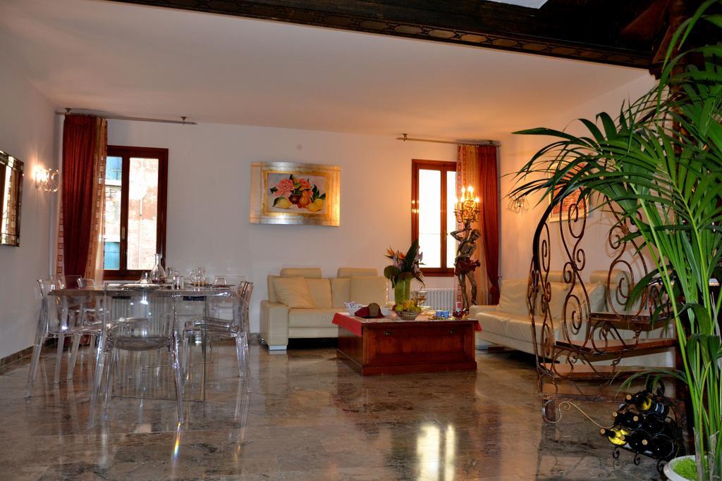 Ca' Del Cinema Bed & Breakfast 3*