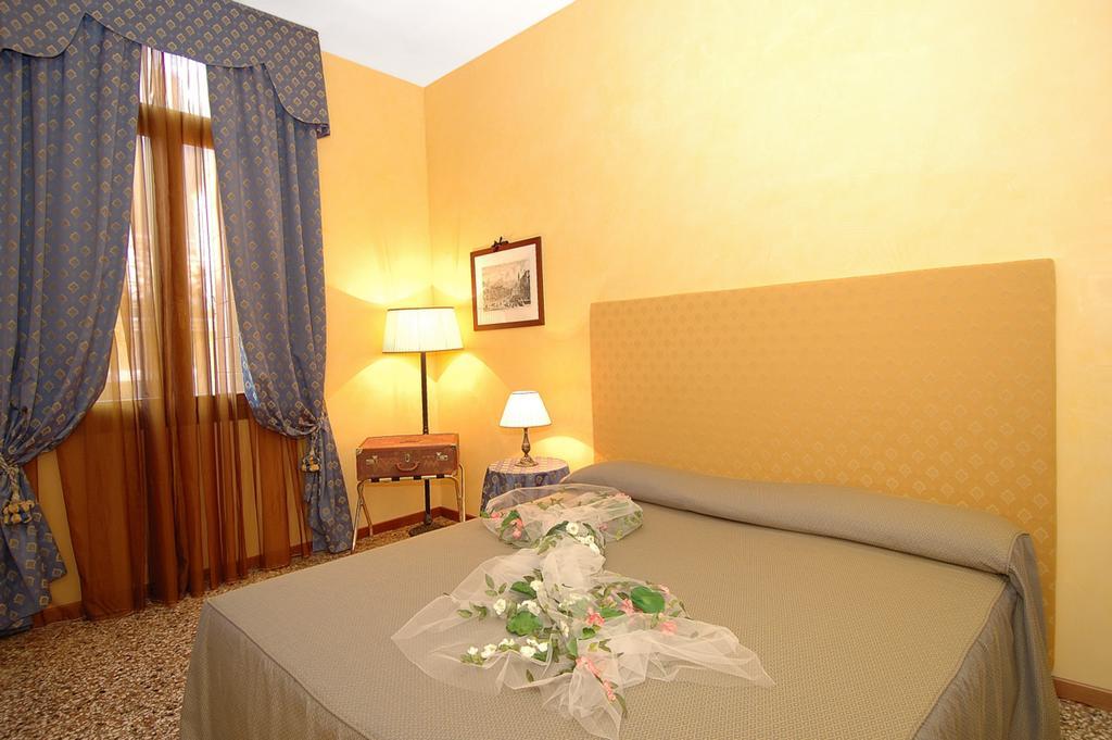 Odoni Aparthotel *