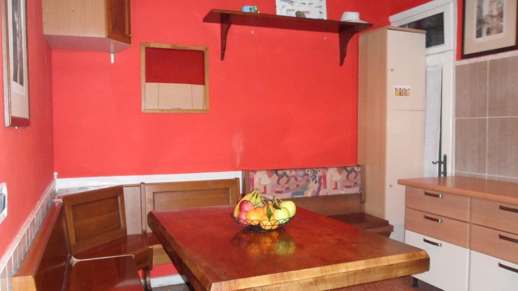 Youth Palace Hostel *