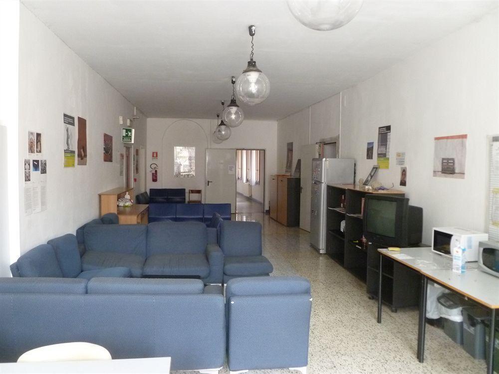 Hostel Hostel Biennale