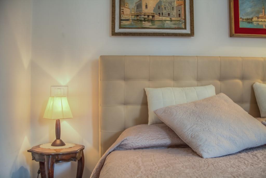 Casa de hóspedes De L'osmarin Suites