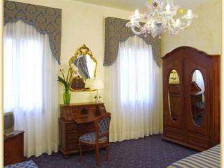 Hotel Canal