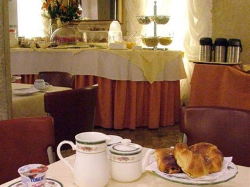 Hotel Ambassador Tre Rose Venice