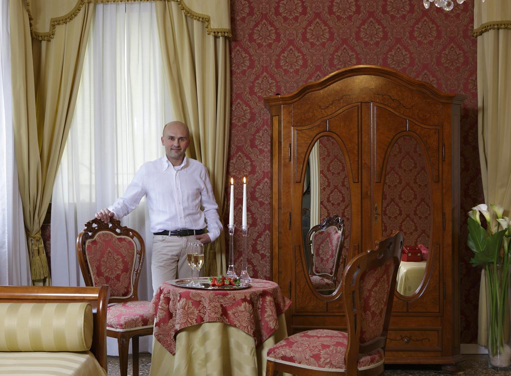 Al Palazzetto Venice