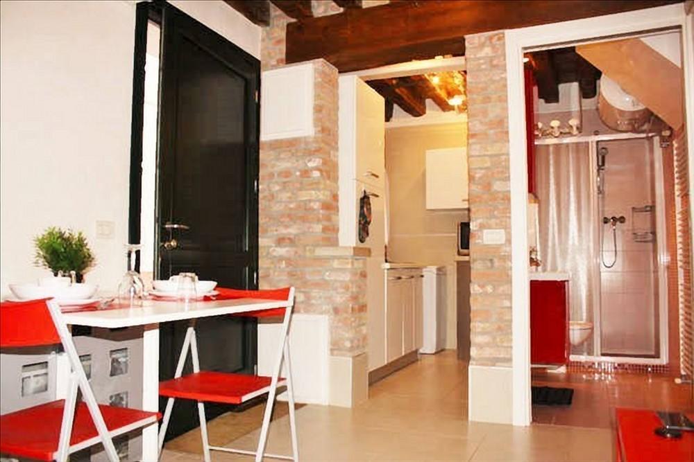Apartment 3028 Venice