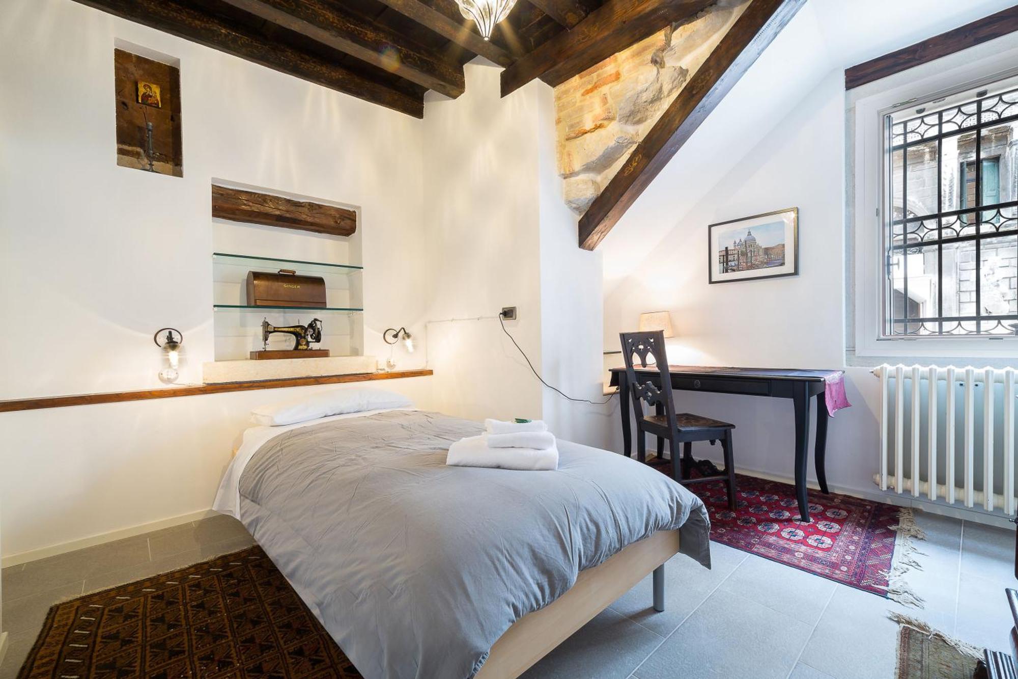 Ve.n.i.ce Cera Casa Santo Stefano * Venice