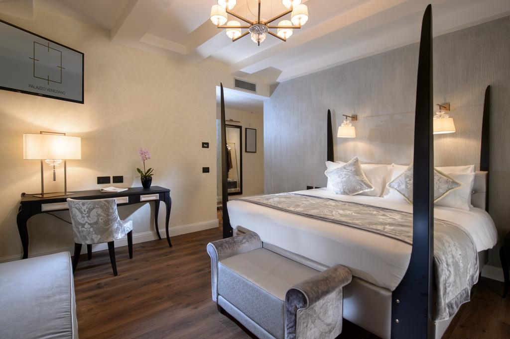 Hotel Palazzo Veneziano - Collection