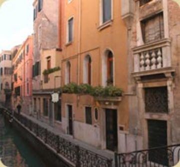 Canal 3* Venice