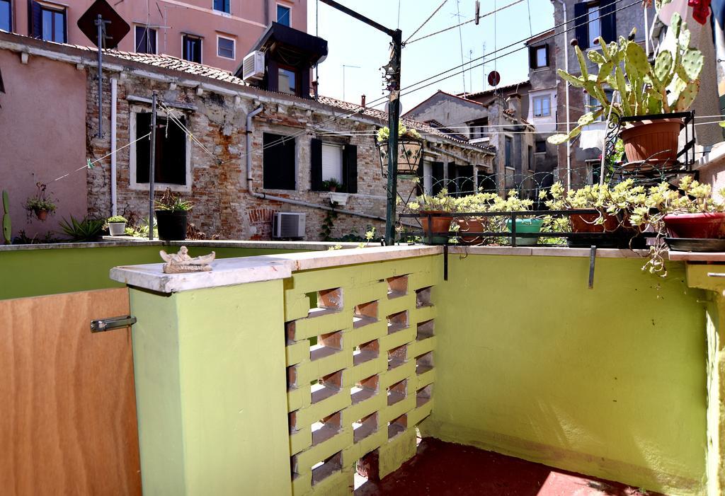Arsenale 3880 *
