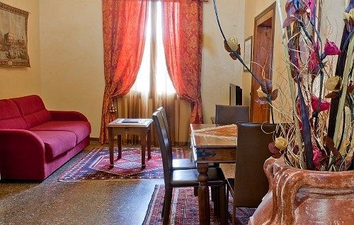 Odoni Aparthotel